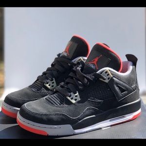 Jordan bred 4 size 6.5